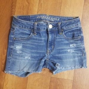 ❤American Eagle Outfitters Distress Short